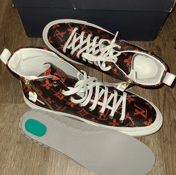 Louis Vuitton Catogram Stellar Sneaker Boot. Unisex - Picture 9 of 11